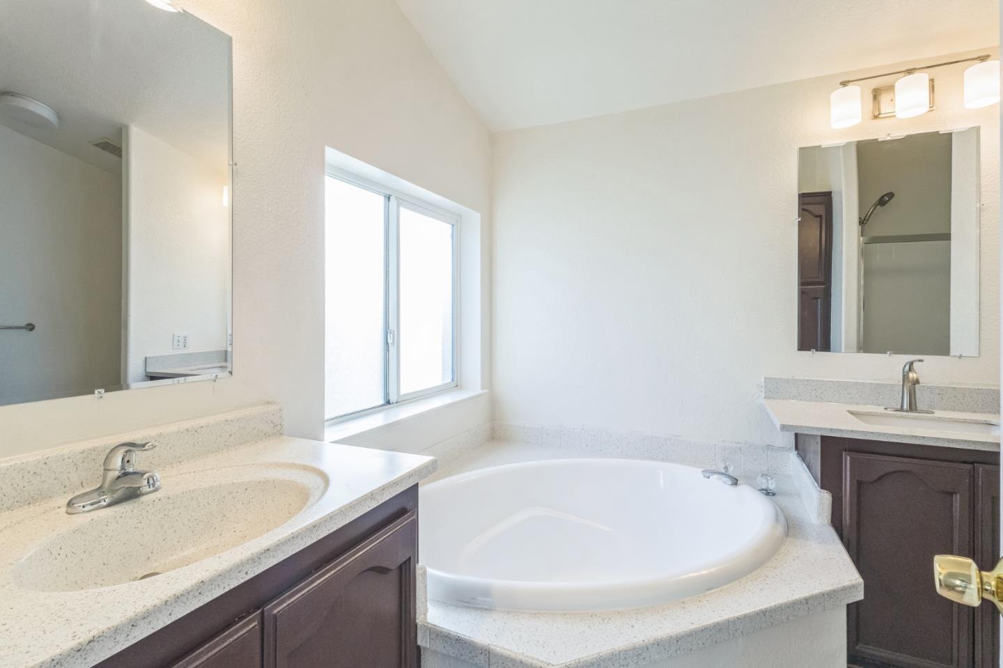 Detail Gallery Image 9 of 20 For 411 Lewis Rd #154,  San Jose,  CA 95111 - 3 Beds | 2 Baths
