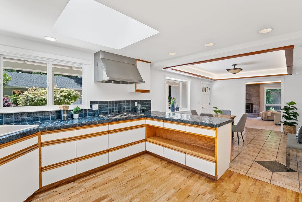 Detail Gallery Image 20 of 44 For 614 Graham Hill Rd, Santa Cruz,  CA 95060 - 3 Beds | 3 Baths