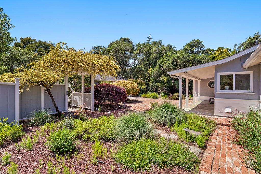 Detail Gallery Image 38 of 44 For 614 Graham Hill Rd, Santa Cruz,  CA 95060 - 3 Beds | 3 Baths