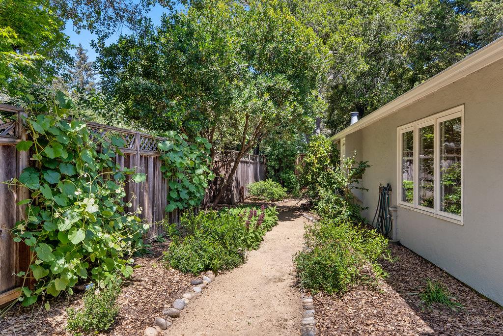 Detail Gallery Image 41 of 44 For 614 Graham Hill Rd, Santa Cruz,  CA 95060 - 3 Beds | 3 Baths