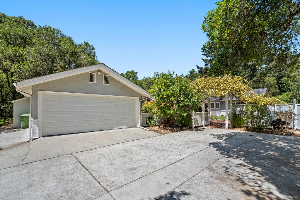 Detail Gallery Image 7 of 44 For 614 Graham Hill Rd, Santa Cruz,  CA 95060 - 3 Beds | 3 Baths