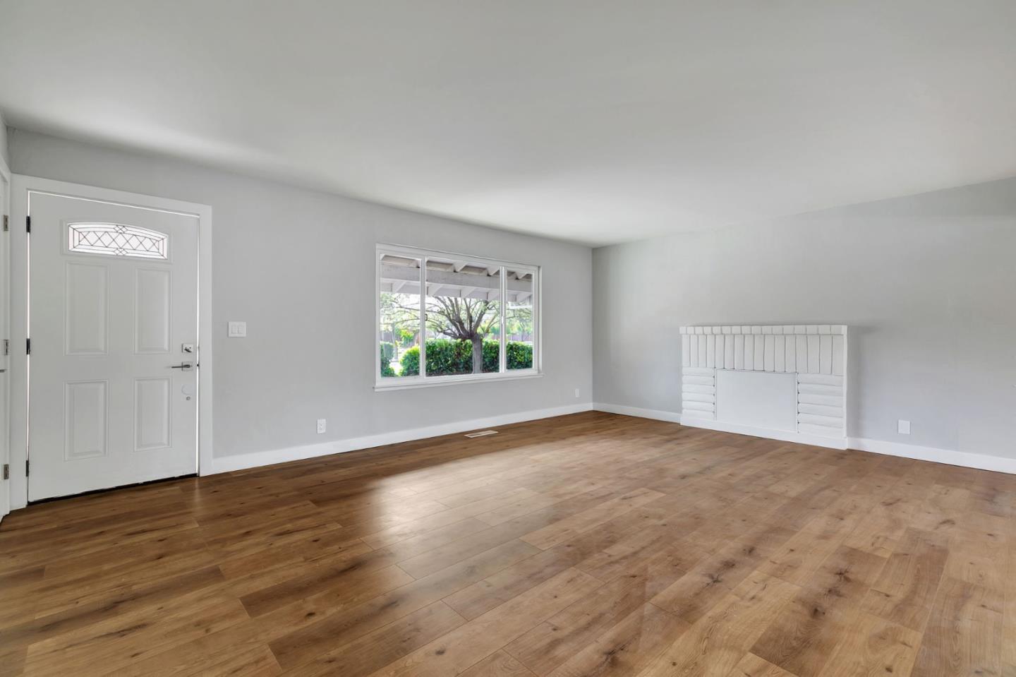 Detail Gallery Image 11 of 32 For 6097 Indian Ave, San Jose,  CA 95123 - 4 Beds | 2 Baths