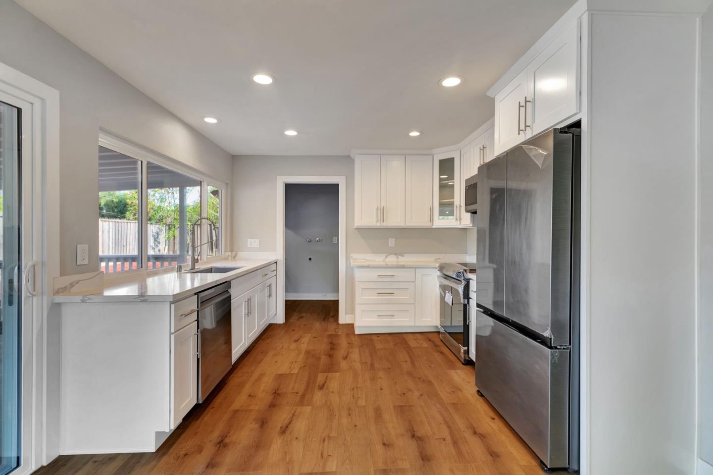 Detail Gallery Image 12 of 32 For 6097 Indian Ave, San Jose,  CA 95123 - 4 Beds | 2 Baths