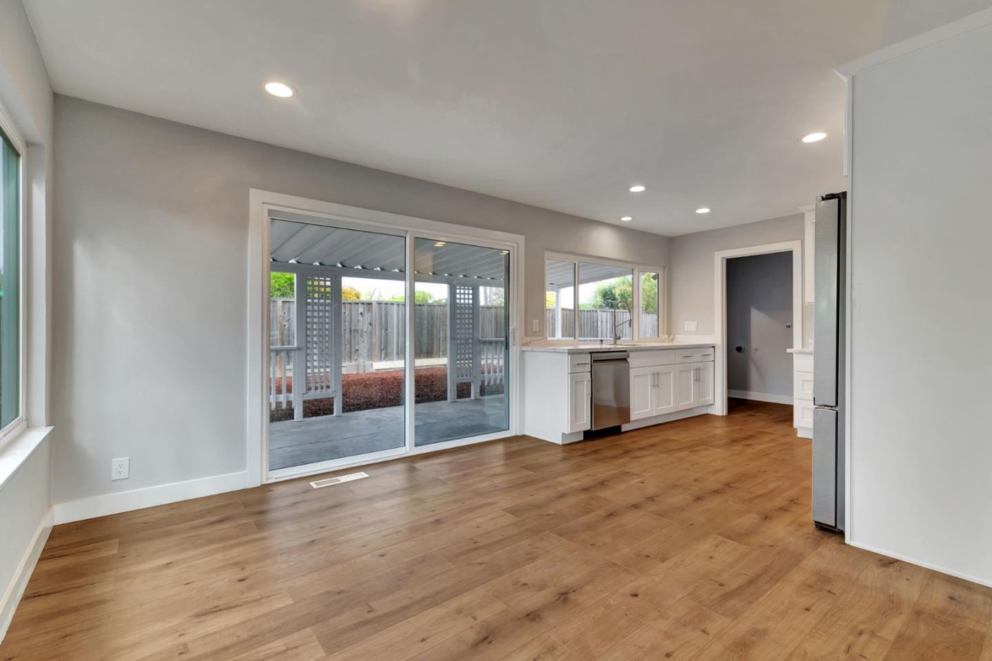Detail Gallery Image 13 of 32 For 6097 Indian Ave, San Jose,  CA 95123 - 4 Beds | 2 Baths