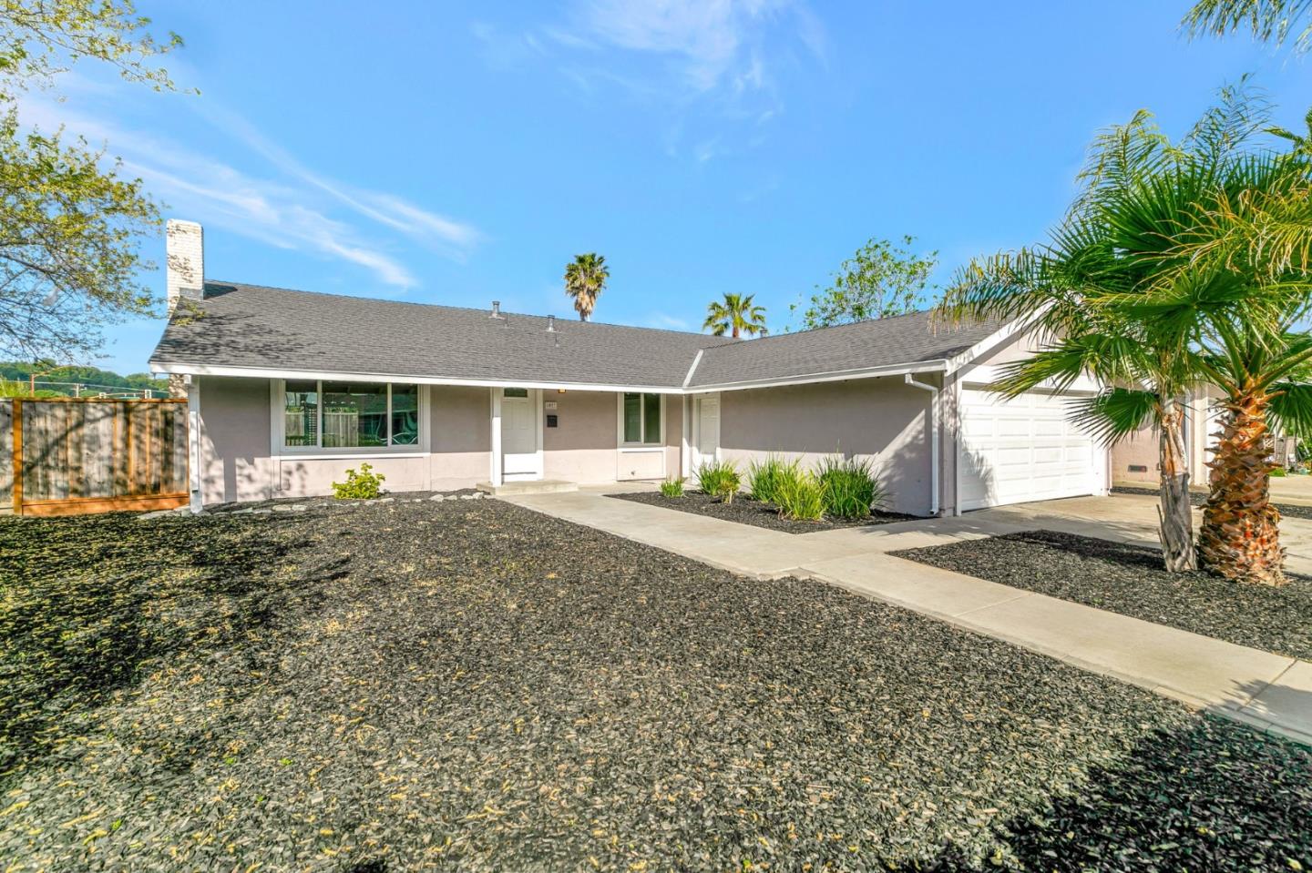Detail Gallery Image 2 of 32 For 6097 Indian Ave, San Jose,  CA 95123 - 4 Beds | 2 Baths