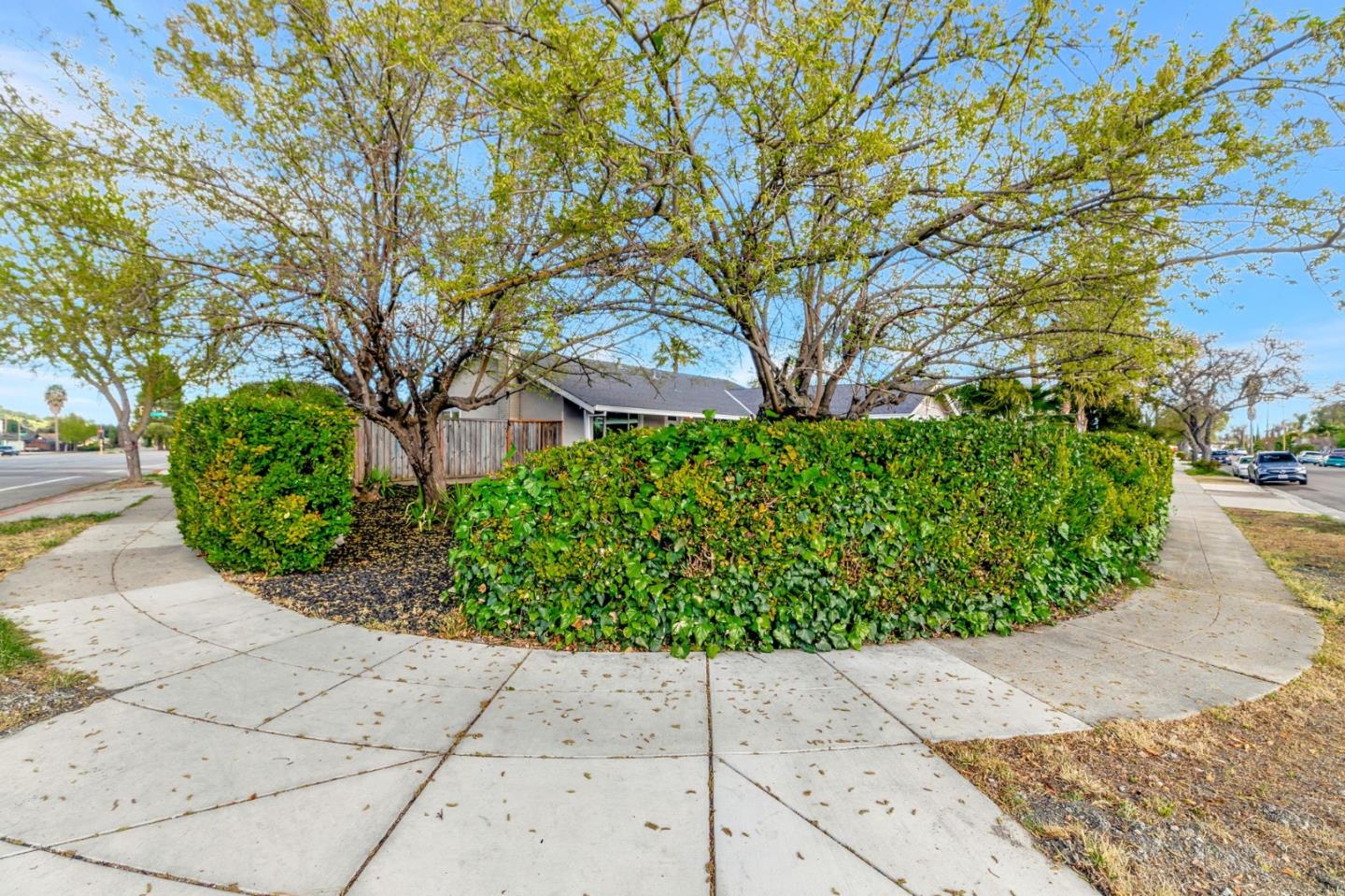Detail Gallery Image 6 of 32 For 6097 Indian Ave, San Jose,  CA 95123 - 4 Beds | 2 Baths