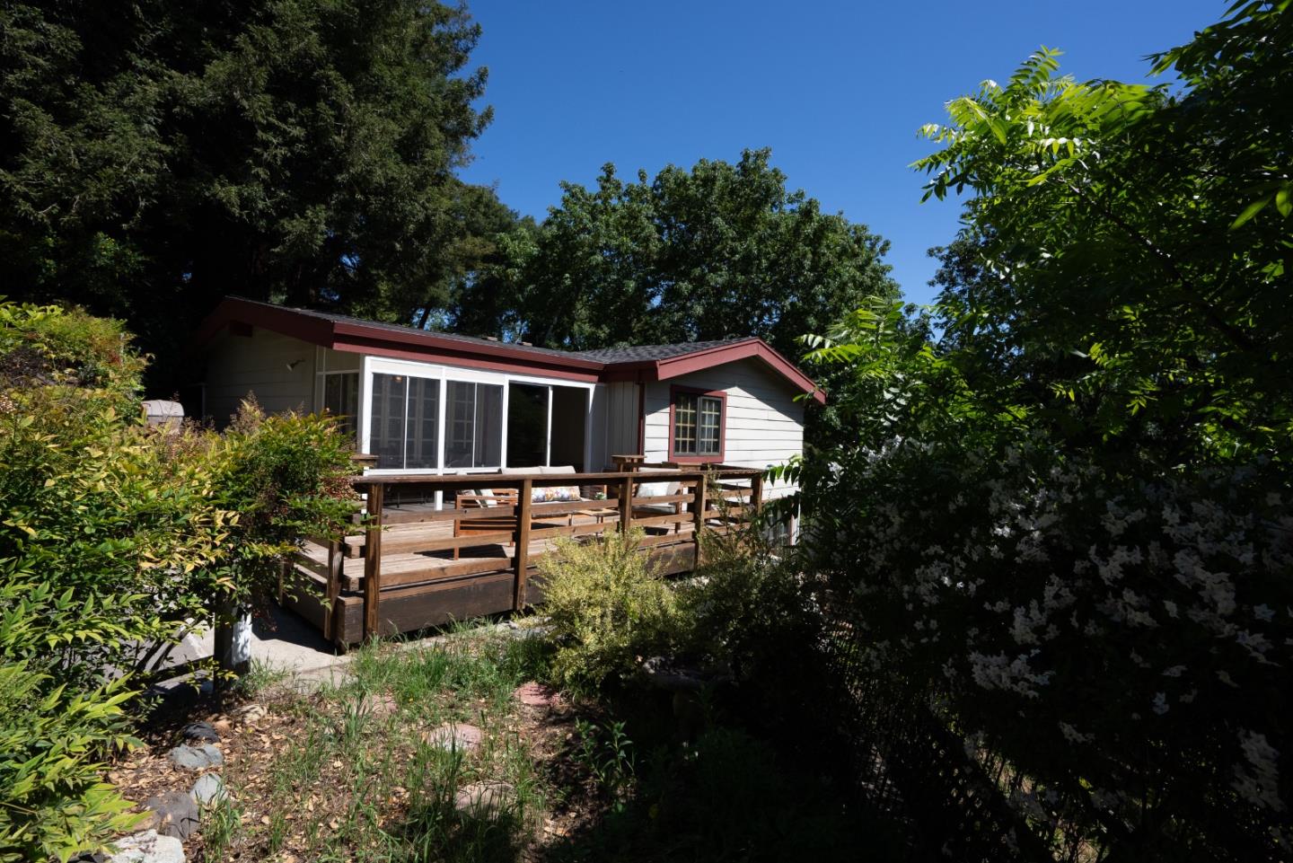 Detail Gallery Image 26 of 51 For 21412 Madrone Dr, Los Gatos,  CA 95033 - 3 Beds | 2 Baths