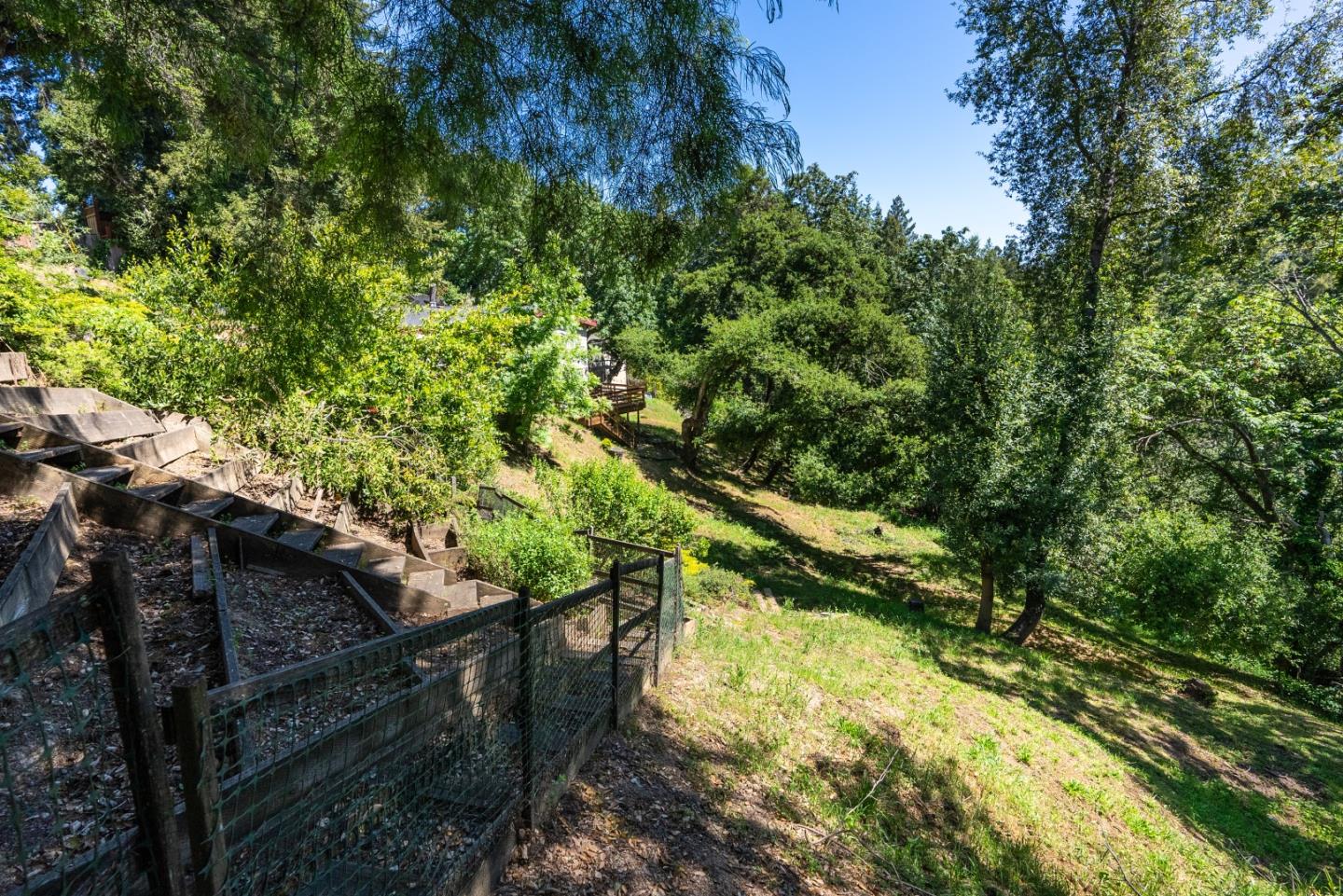 Detail Gallery Image 33 of 51 For 21412 Madrone Dr, Los Gatos,  CA 95033 - 3 Beds | 2 Baths