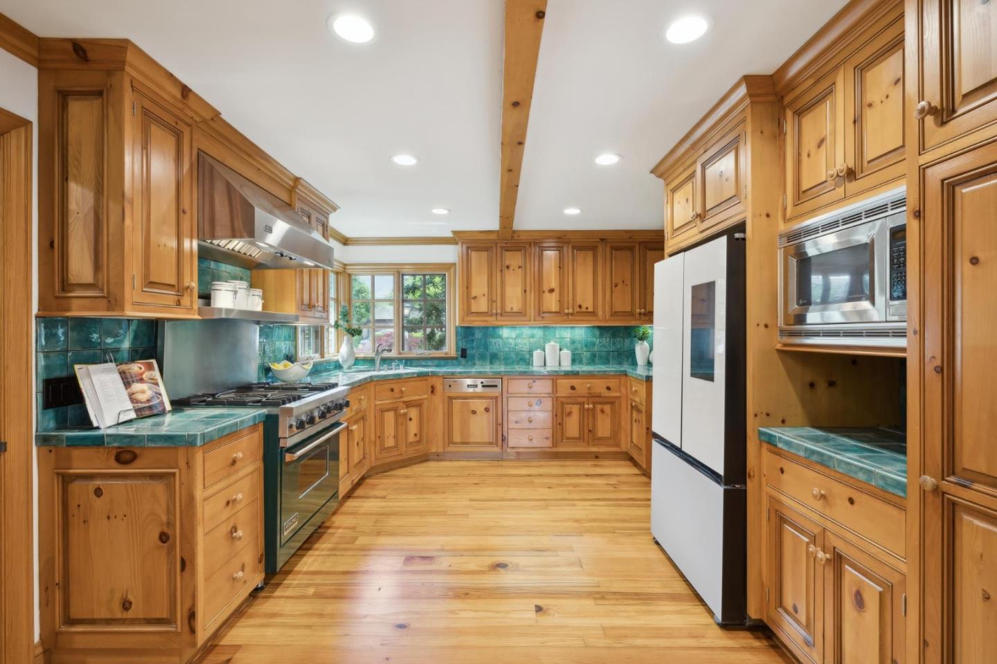 Detail Gallery Image 12 of 44 For 655 Berry Ave, Los Altos,  CA 94024 - 3 Beds | 2 Baths