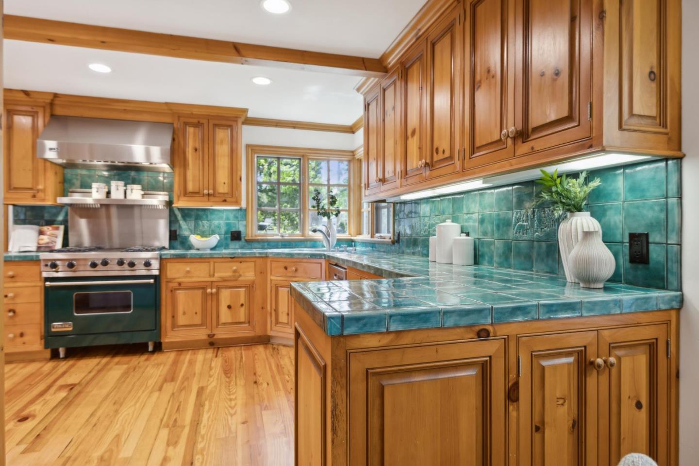 Detail Gallery Image 17 of 44 For 655 Berry Ave, Los Altos,  CA 94024 - 3 Beds | 2 Baths