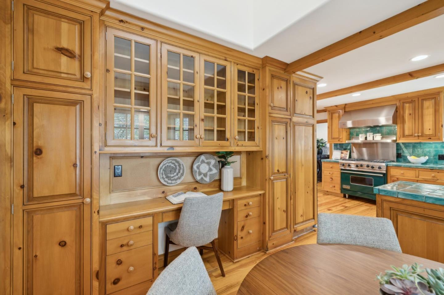 Detail Gallery Image 19 of 44 For 655 Berry Ave, Los Altos,  CA 94024 - 3 Beds | 2 Baths