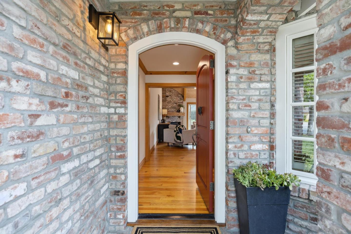 Detail Gallery Image 4 of 44 For 655 Berry Ave, Los Altos,  CA 94024 - 3 Beds | 2 Baths
