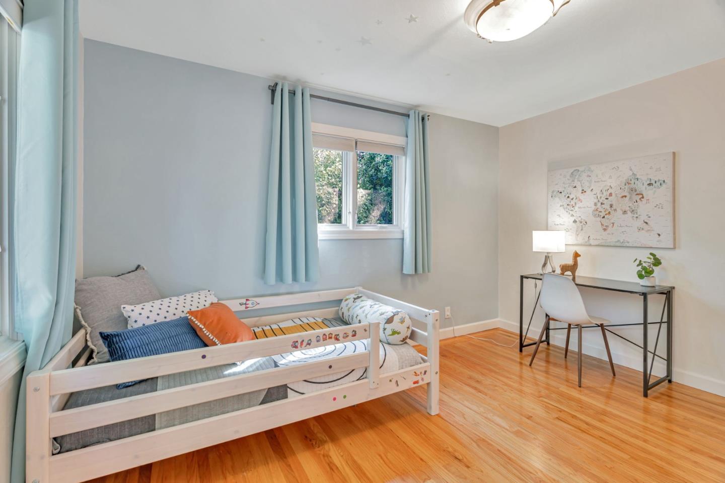 Detail Gallery Image 20 of 37 For 18665 Ravenwood Dr, Saratoga,  CA 95070 - 4 Beds | 2/1 Baths