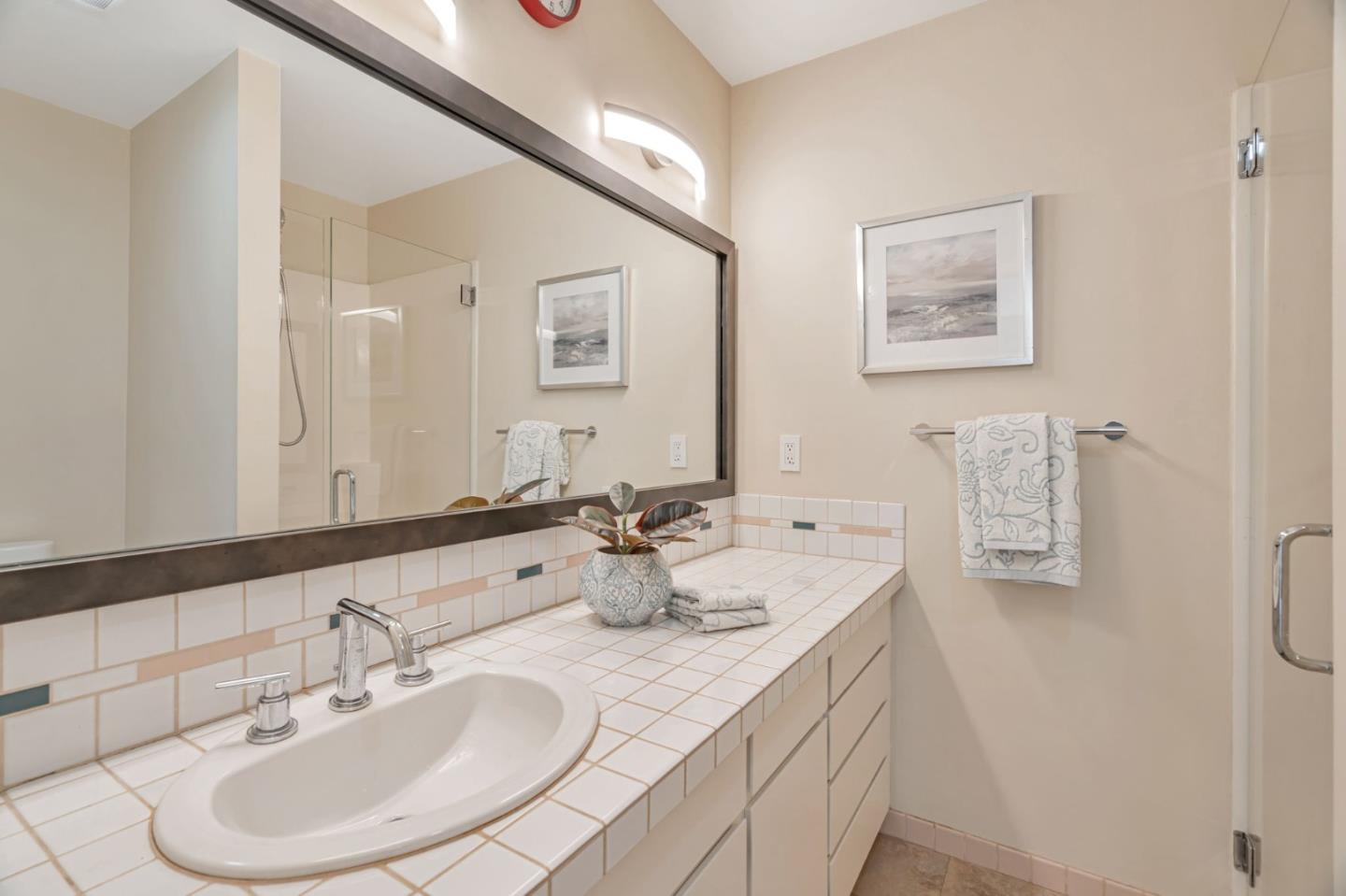 Detail Gallery Image 23 of 37 For 18665 Ravenwood Dr, Saratoga,  CA 95070 - 4 Beds | 2/1 Baths