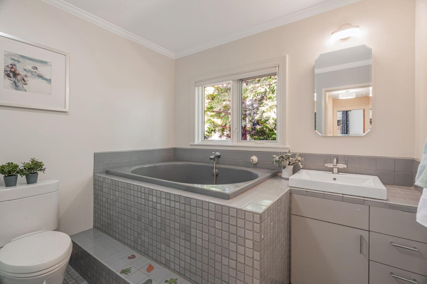 Detail Gallery Image 24 of 37 For 18665 Ravenwood Dr, Saratoga,  CA 95070 - 4 Beds | 2/1 Baths