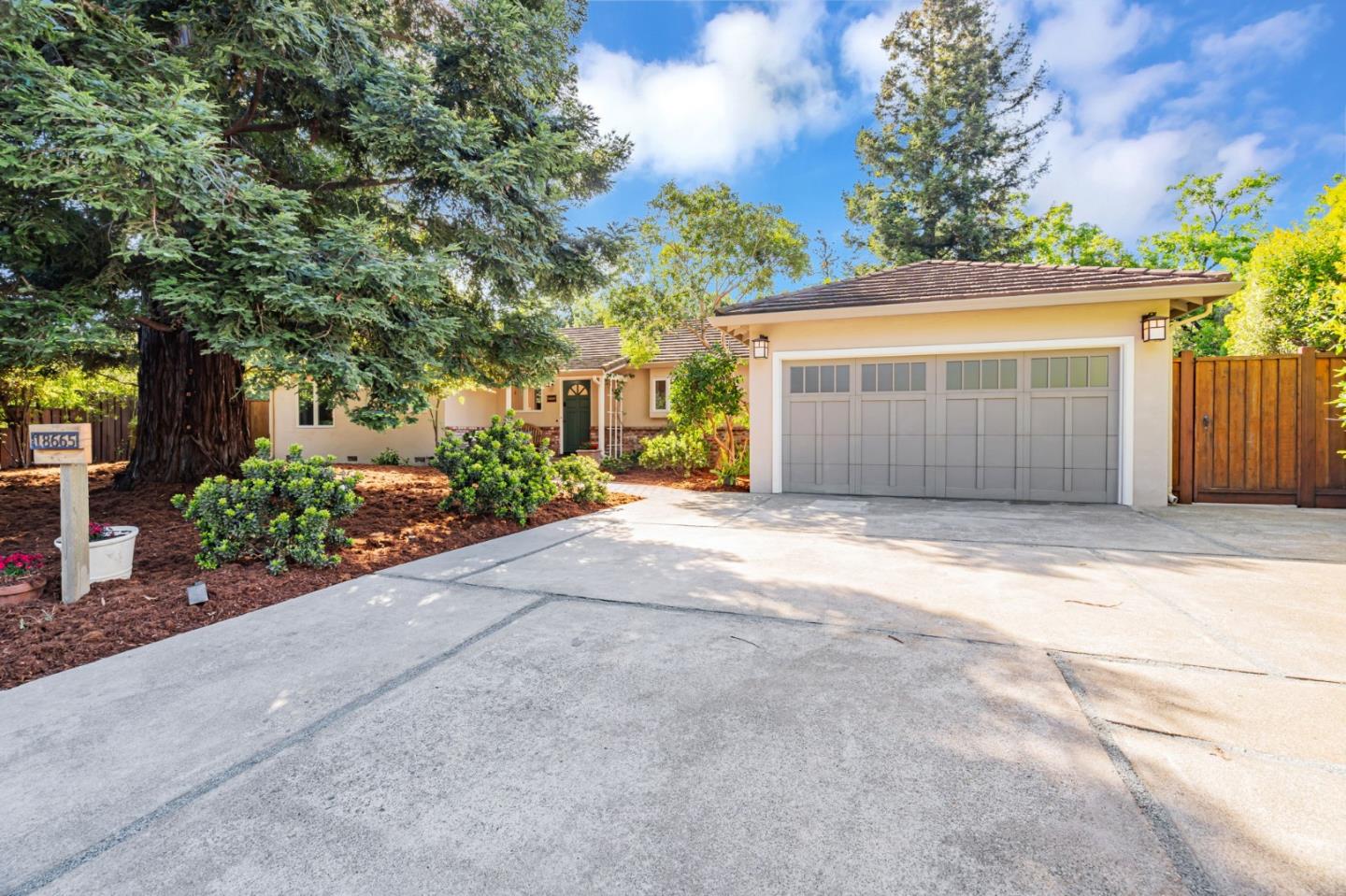 Detail Gallery Image 25 of 37 For 18665 Ravenwood Dr, Saratoga,  CA 95070 - 4 Beds | 2/1 Baths