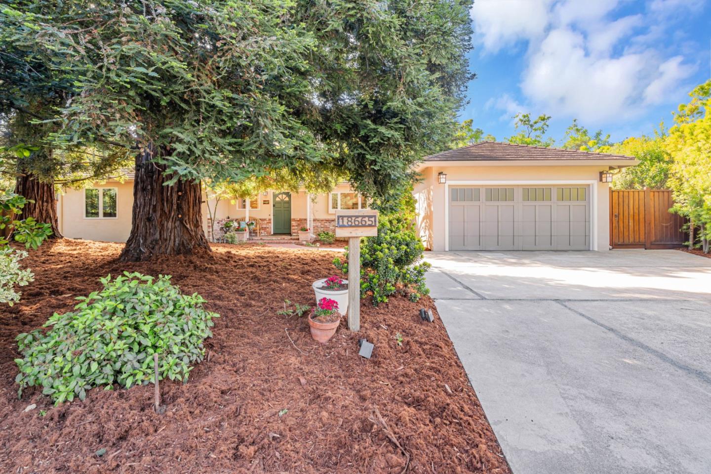 Detail Gallery Image 26 of 37 For 18665 Ravenwood Dr, Saratoga,  CA 95070 - 4 Beds | 2/1 Baths