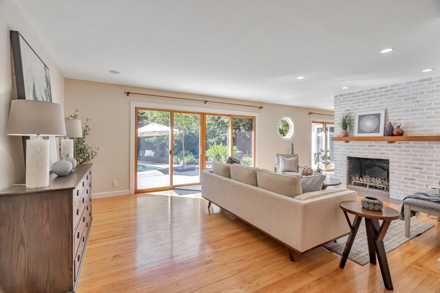 Detail Gallery Image 3 of 37 For 18665 Ravenwood Dr, Saratoga,  CA 95070 - 4 Beds | 2/1 Baths