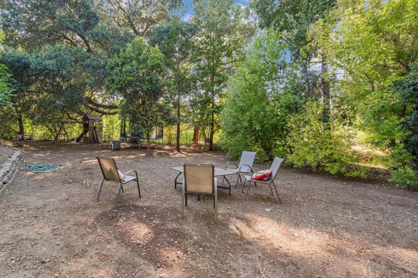 Detail Gallery Image 32 of 37 For 18665 Ravenwood Dr, Saratoga,  CA 95070 - 4 Beds | 2/1 Baths