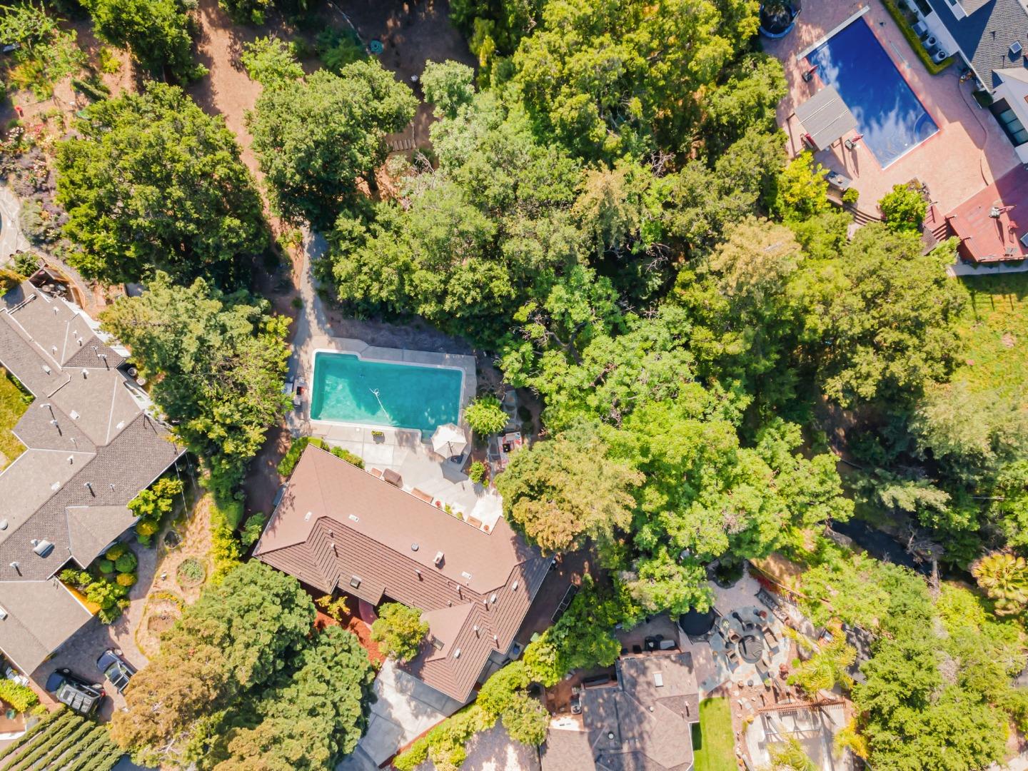 Detail Gallery Image 36 of 37 For 18665 Ravenwood Dr, Saratoga,  CA 95070 - 4 Beds | 2/1 Baths