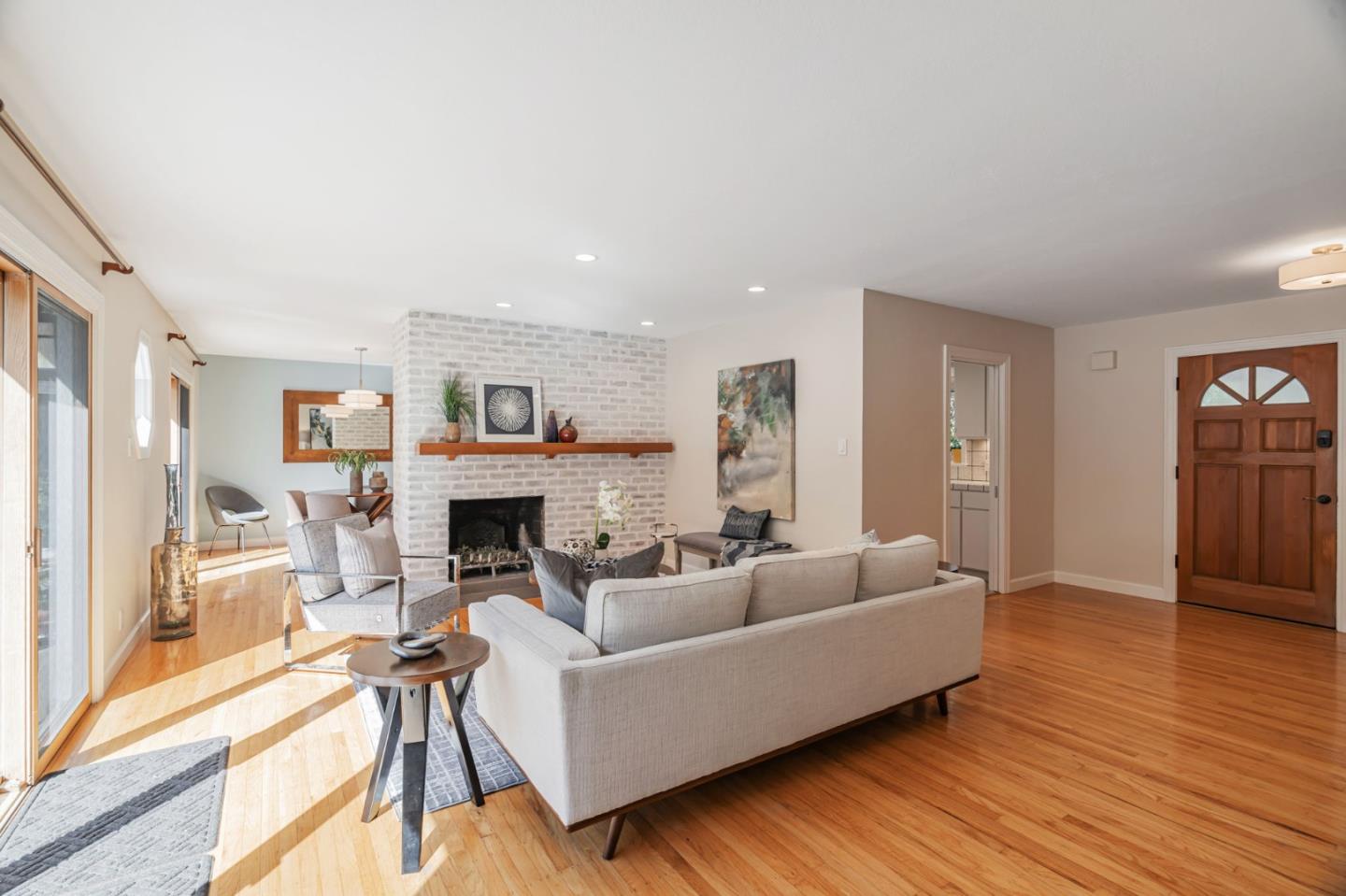 Detail Gallery Image 4 of 37 For 18665 Ravenwood Dr, Saratoga,  CA 95070 - 4 Beds | 2/1 Baths