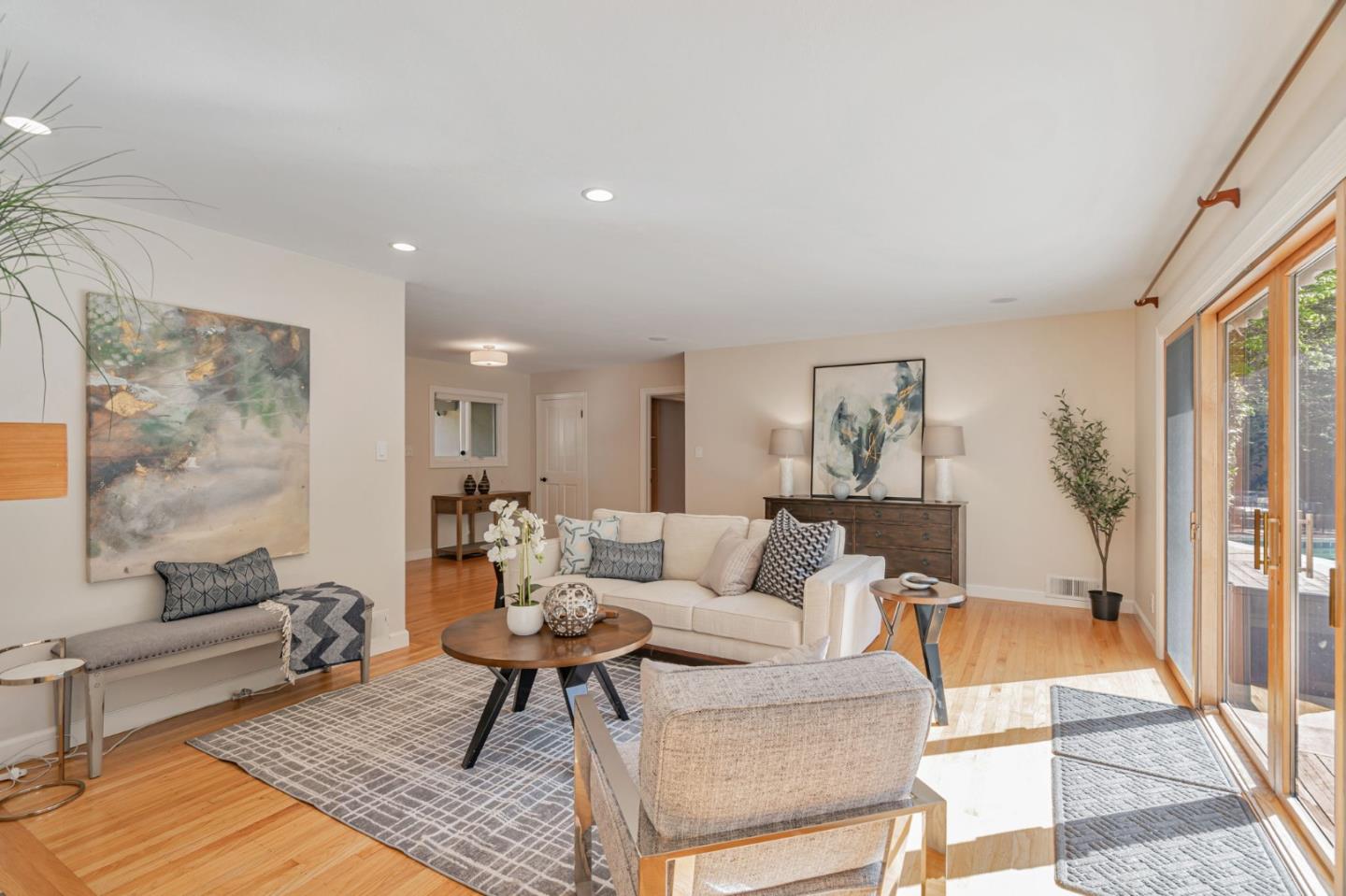 Detail Gallery Image 6 of 37 For 18665 Ravenwood Dr, Saratoga,  CA 95070 - 4 Beds | 2/1 Baths