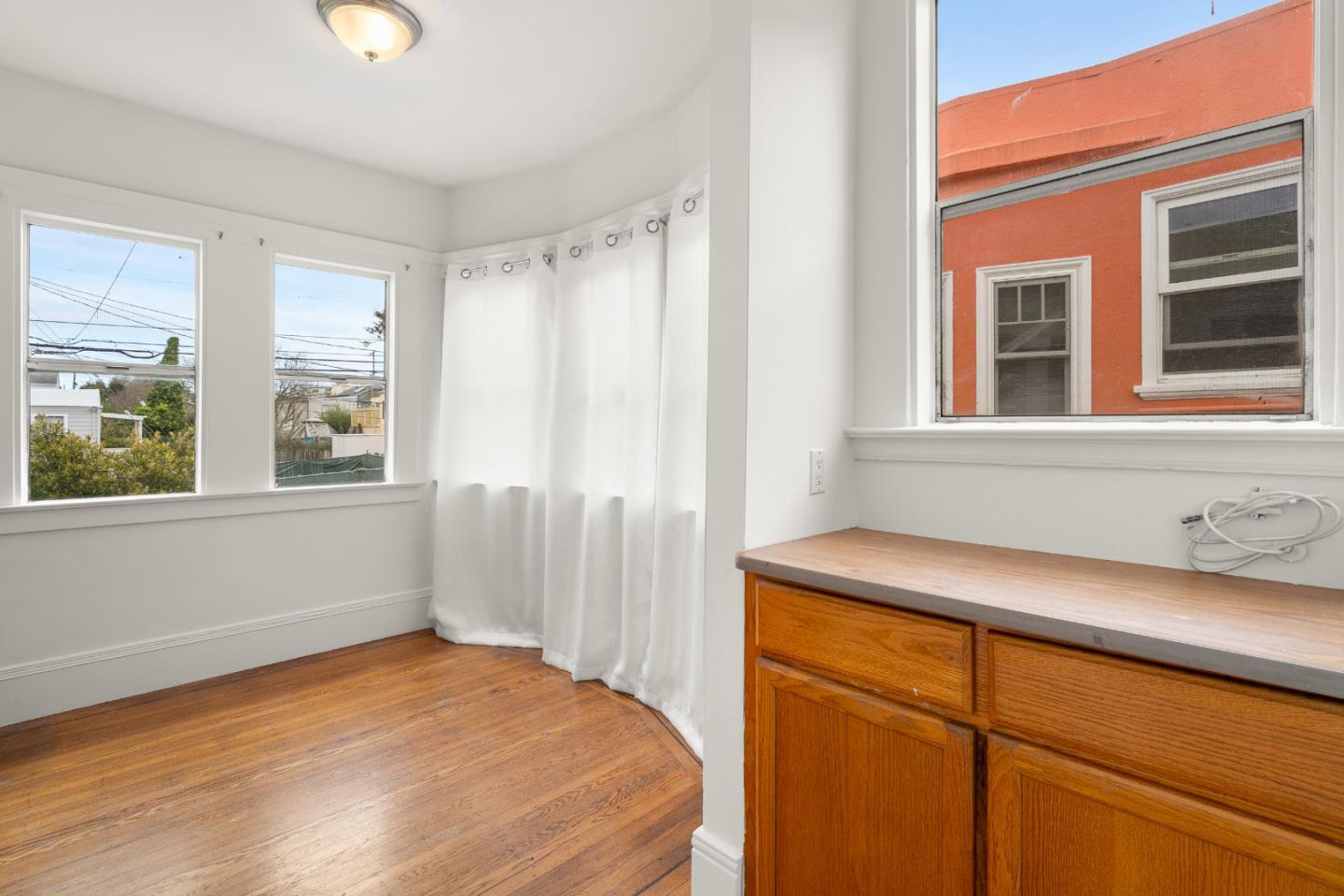 Detail Gallery Image 18 of 37 For 189 Lee Ave, San Francisco,  CA 94112 - 6 Beds | 3 Baths