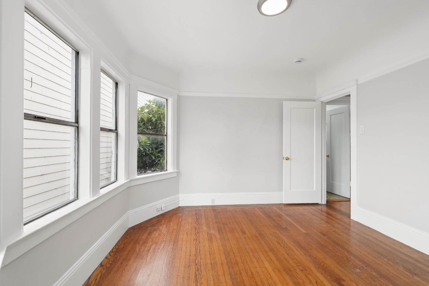 Detail Gallery Image 25 of 37 For 189 Lee Ave, San Francisco,  CA 94112 - 6 Beds | 3 Baths