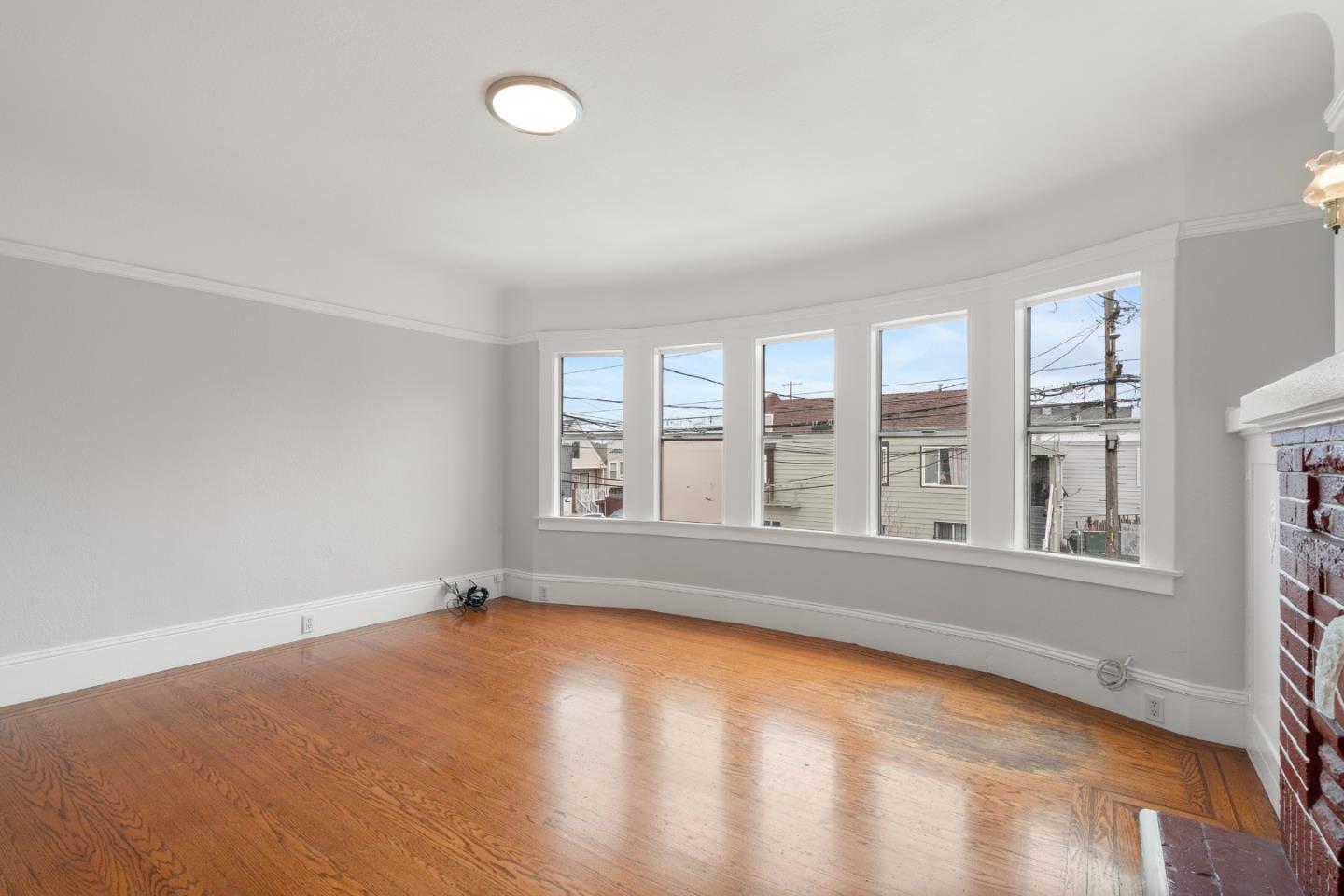 Detail Gallery Image 3 of 37 For 189 Lee Ave, San Francisco,  CA 94112 - 6 Beds | 3 Baths