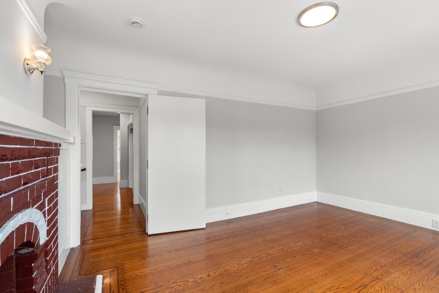 Detail Gallery Image 4 of 37 For 189 Lee Ave, San Francisco,  CA 94112 - 6 Beds | 3 Baths