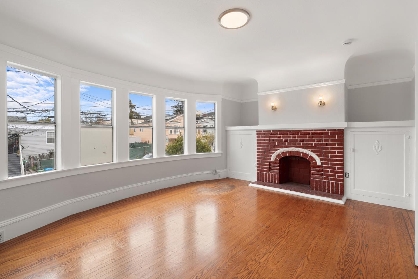 Detail Gallery Image 7 of 37 For 189 Lee Ave, San Francisco,  CA 94112 - 6 Beds | 3 Baths