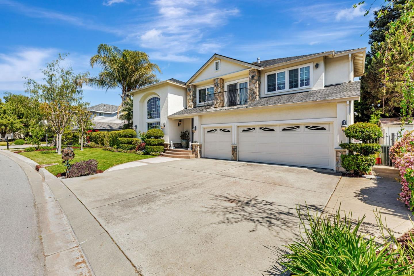 Detail Gallery Image 4 of 132 For 290 Bonnie Ln, Hollister,  CA 95023 - 4 Beds | 3 Baths