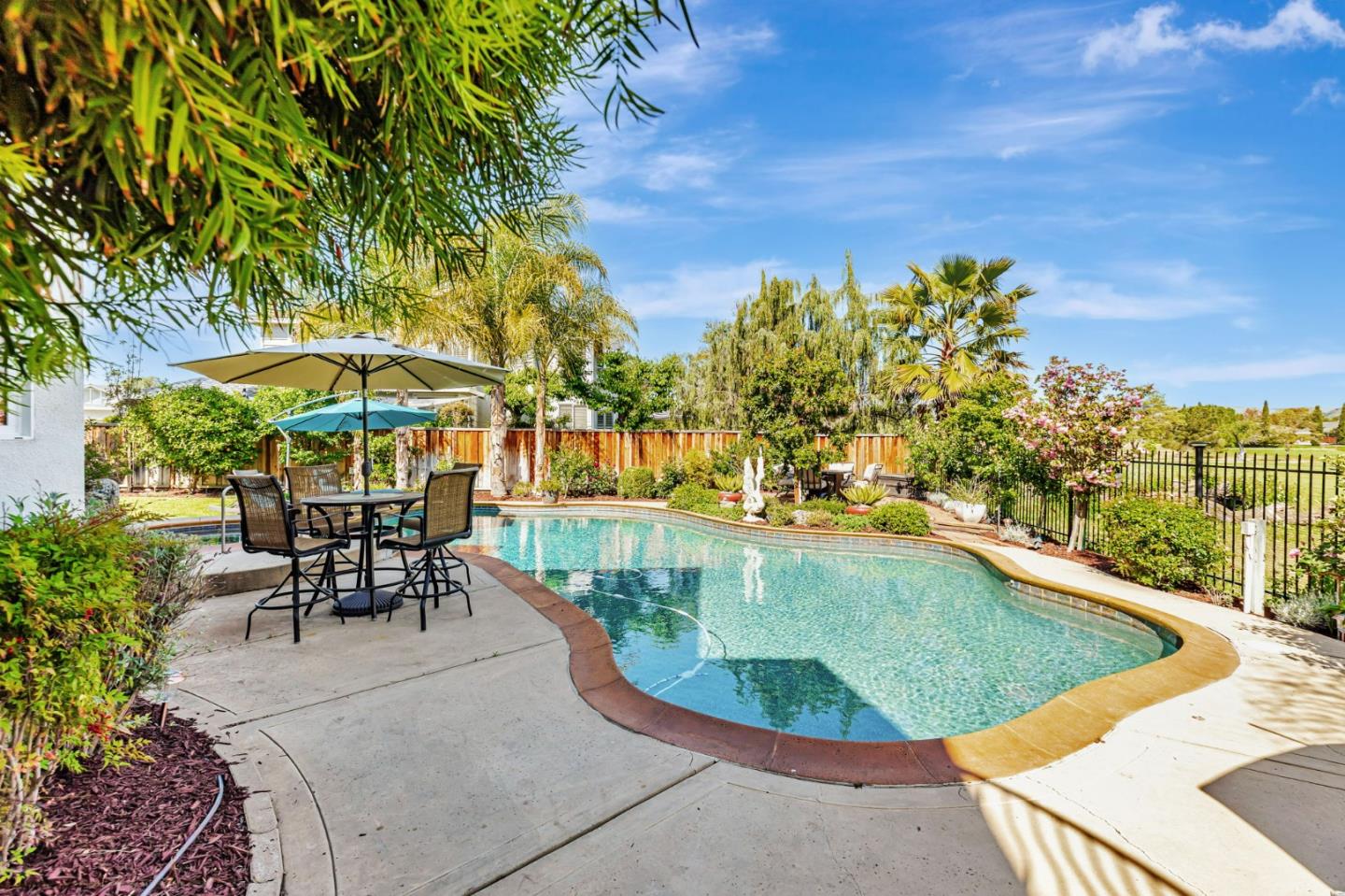Detail Gallery Image 63 of 132 For 290 Bonnie Ln, Hollister,  CA 95023 - 4 Beds | 3 Baths