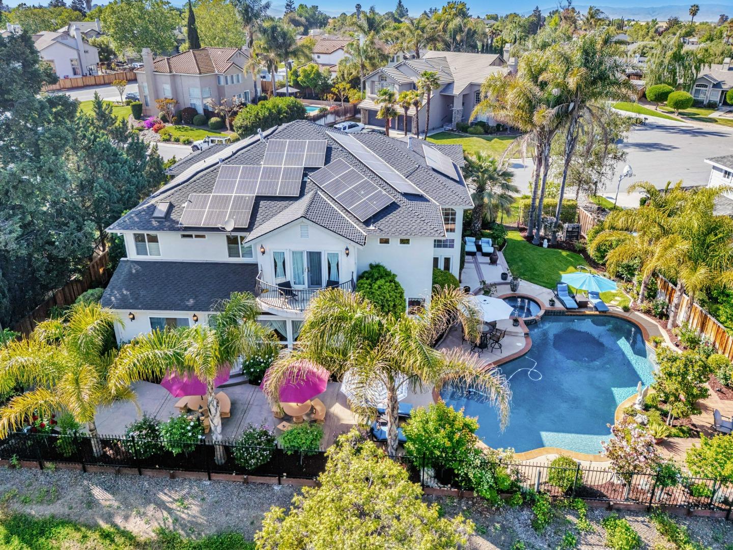 Detail Gallery Image 82 of 132 For 290 Bonnie Ln, Hollister,  CA 95023 - 4 Beds | 3 Baths