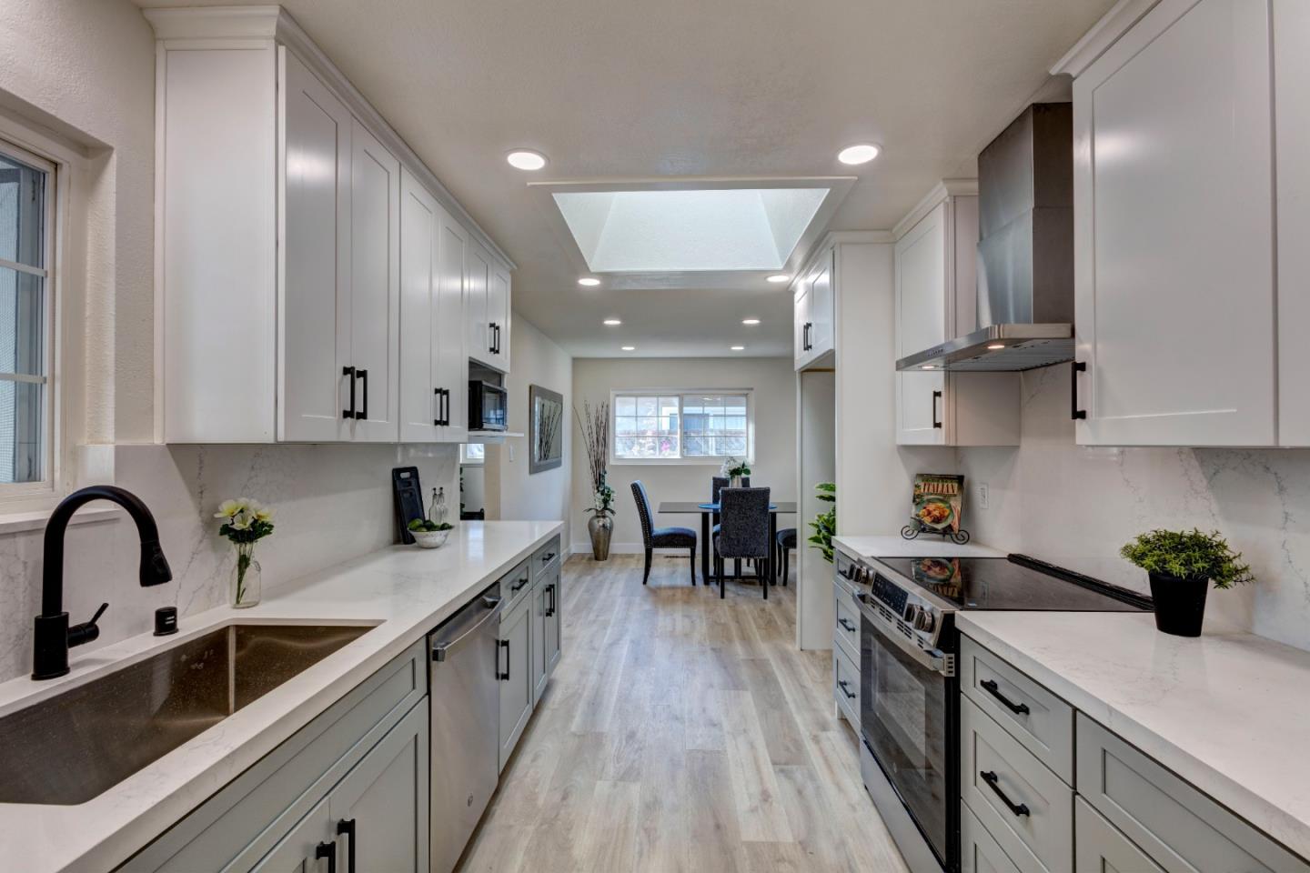 Detail Gallery Image 10 of 30 For 2598 Meridian Ave, San Jose,  CA 95124 - 3 Beds | 2 Baths