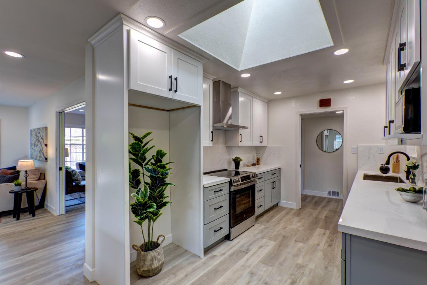 Detail Gallery Image 11 of 30 For 2598 Meridian Ave, San Jose,  CA 95124 - 3 Beds | 2 Baths