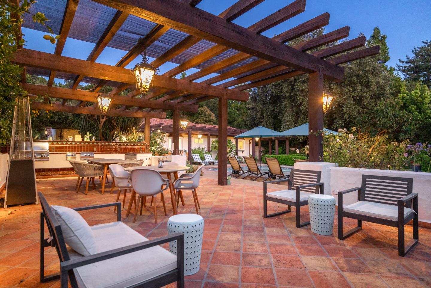 Detail Gallery Image 3 of 77 For 3625 N Main St, Soquel,  CA 95073 - 4 Beds | 4 Baths