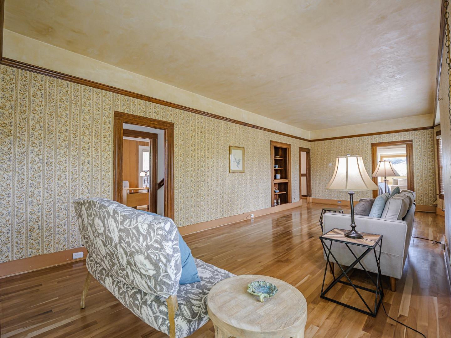 Detail Gallery Image 15 of 67 For 215 Trescony St, Santa Cruz,  CA 95060 - 6 Beds | 3 Baths