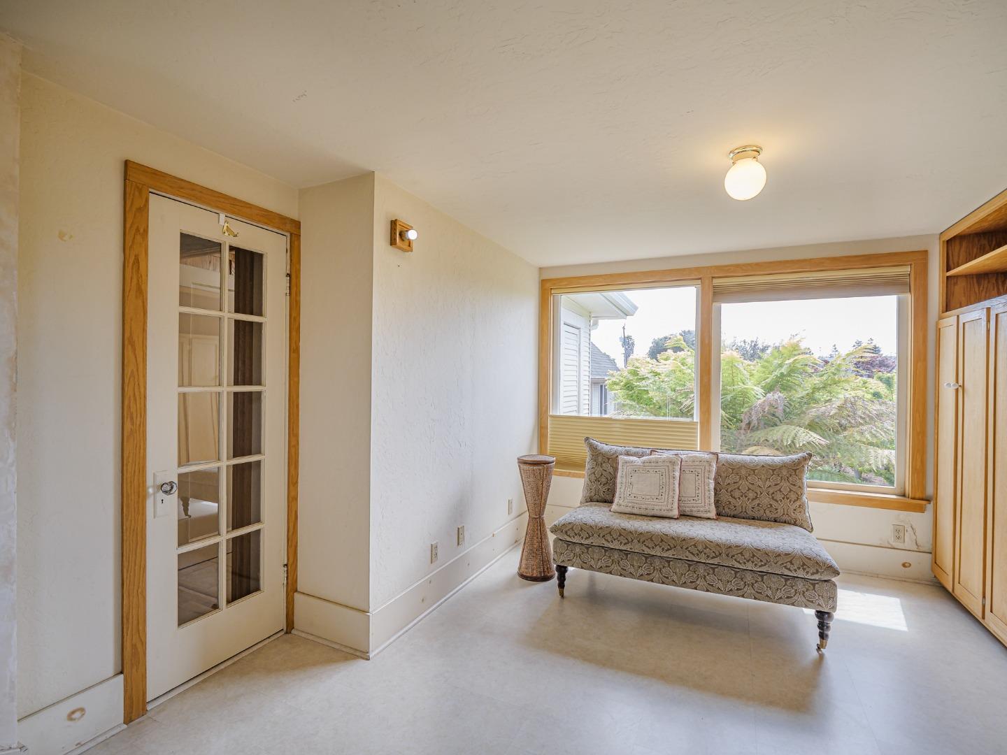 Detail Gallery Image 19 of 67 For 215 Trescony St, Santa Cruz,  CA 95060 - 6 Beds | 3 Baths