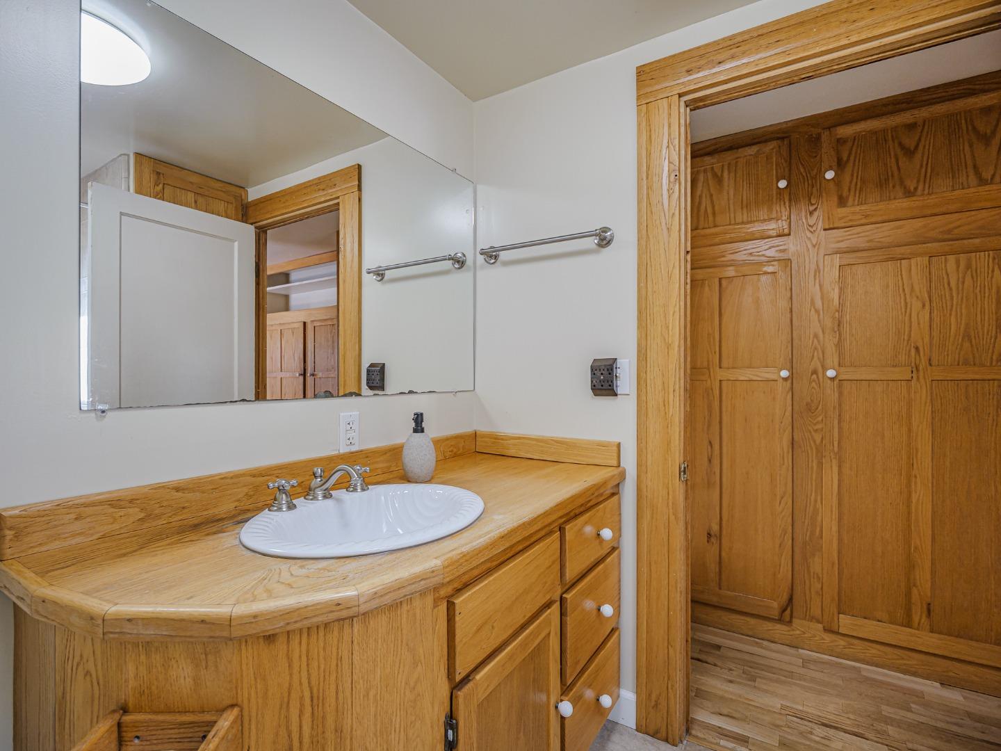 Detail Gallery Image 20 of 67 For 215 Trescony St, Santa Cruz,  CA 95060 - 6 Beds | 3 Baths
