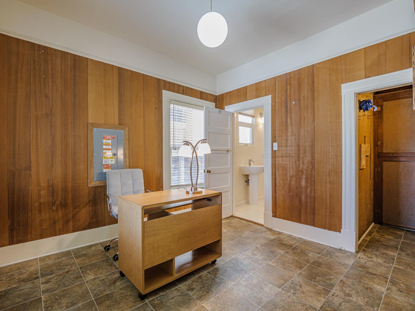 Detail Gallery Image 25 of 67 For 215 Trescony St, Santa Cruz,  CA 95060 - 6 Beds | 3 Baths