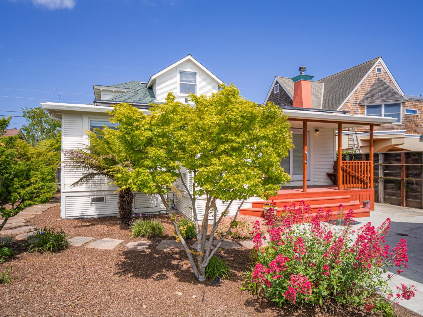 Detail Gallery Image 47 of 67 For 215 Trescony St, Santa Cruz,  CA 95060 - 6 Beds | 3 Baths