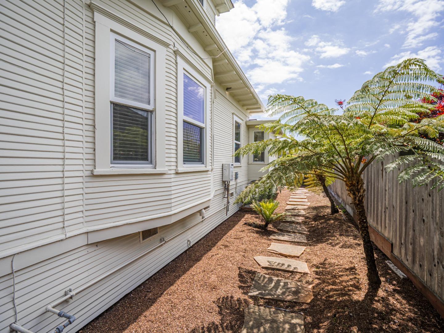 Detail Gallery Image 61 of 67 For 215 Trescony St, Santa Cruz,  CA 95060 - 6 Beds | 3 Baths