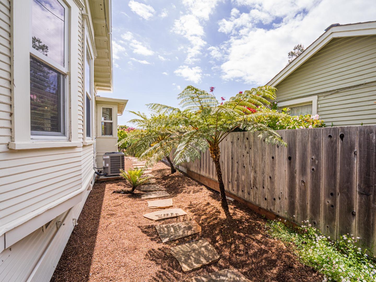 Detail Gallery Image 64 of 67 For 215 Trescony St, Santa Cruz,  CA 95060 - 6 Beds | 3 Baths