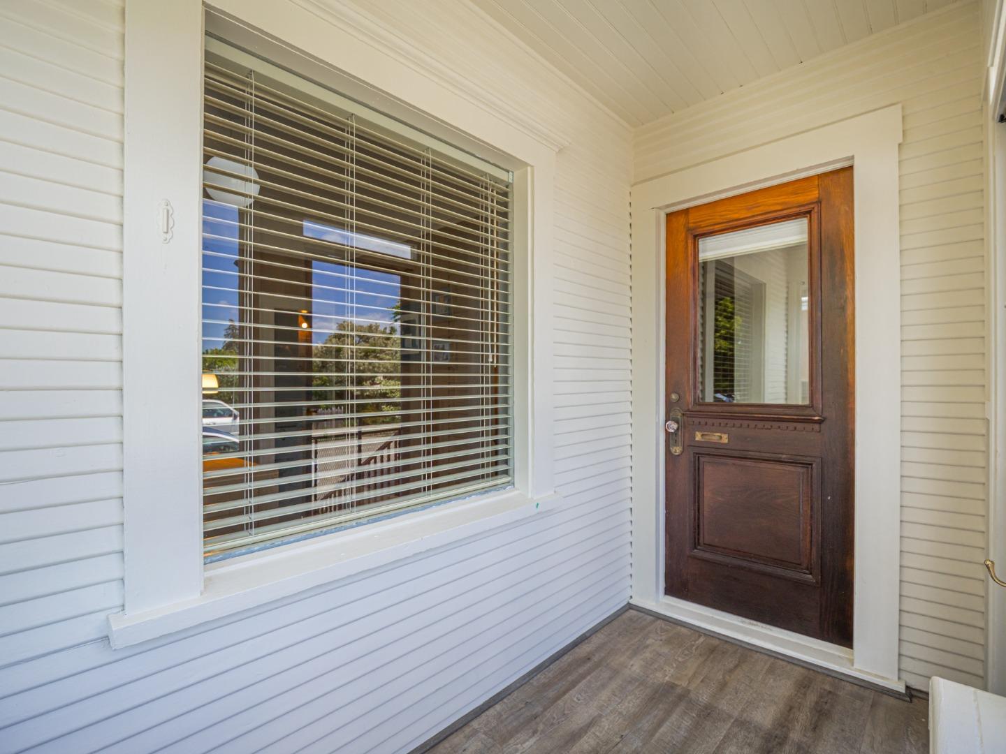 Detail Gallery Image 7 of 67 For 215 Trescony St, Santa Cruz,  CA 95060 - 6 Beds | 3 Baths