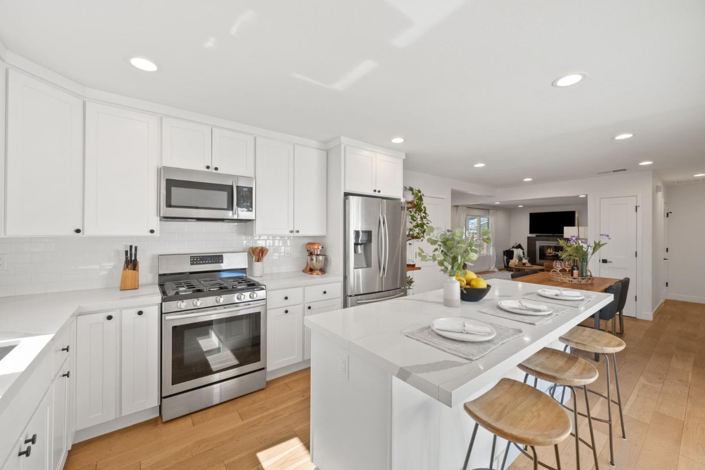 Detail Gallery Image 15 of 41 For 1370 Lansing Ave, San Jose,  CA 95118 - 3 Beds | 2 Baths