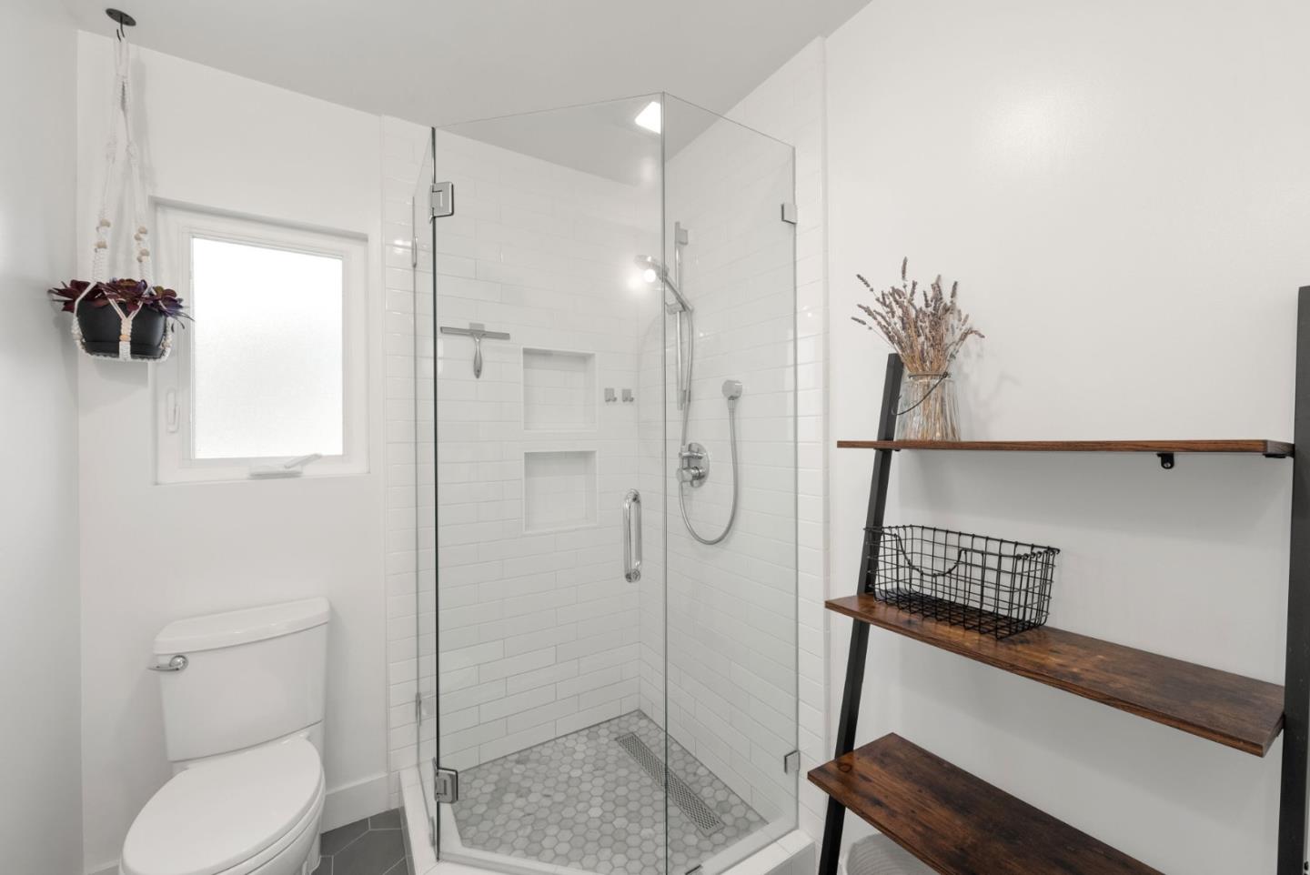 Detail Gallery Image 22 of 41 For 1370 Lansing Ave, San Jose,  CA 95118 - 3 Beds | 2 Baths