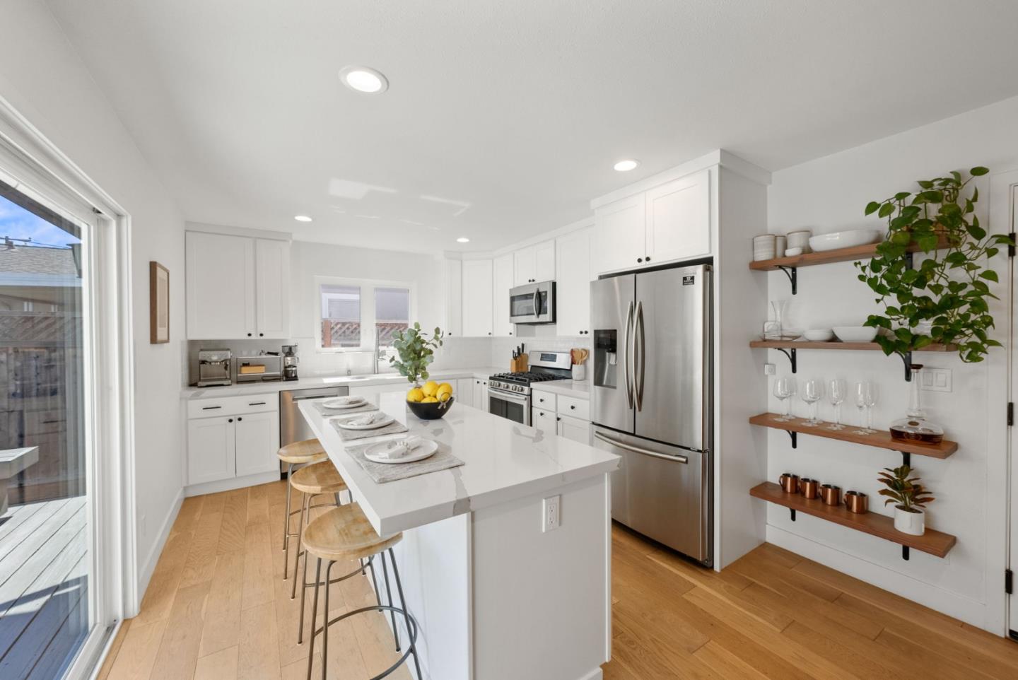 Detail Gallery Image 3 of 41 For 1370 Lansing Ave, San Jose,  CA 95118 - 3 Beds | 2 Baths