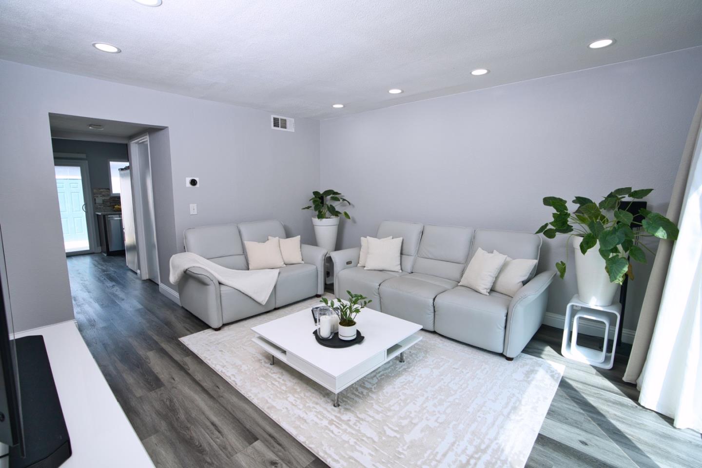 Detail Gallery Image 6 of 20 For 4605 Granada Way, Union City,  CA 94587 - 2 Beds | 1/1 Baths
