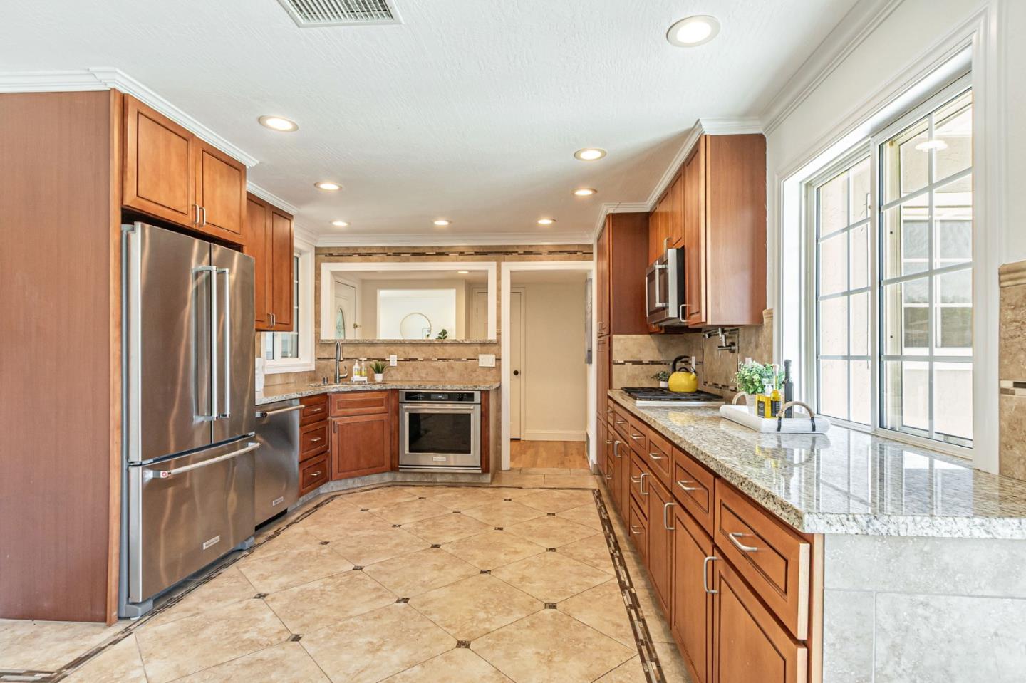 Detail Gallery Image 10 of 46 For 602 Azule Ave, San Jose,  CA 95123 - 4 Beds | 2 Baths